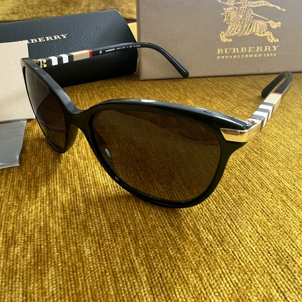Burberry 4216-3001/T3 lens damage deep discount!